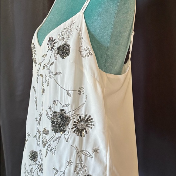 White House Black Market Tops - WHBM Sleeveless V-Neck Embellished Cami – Ecru Beaded Floral, Size M